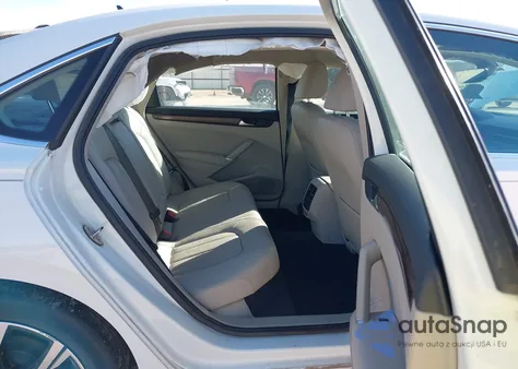 2020 Volkswagen Passat 2.0T Sel z USA, uszkodzony, nr VIN 1VWCA7A3XLC027671